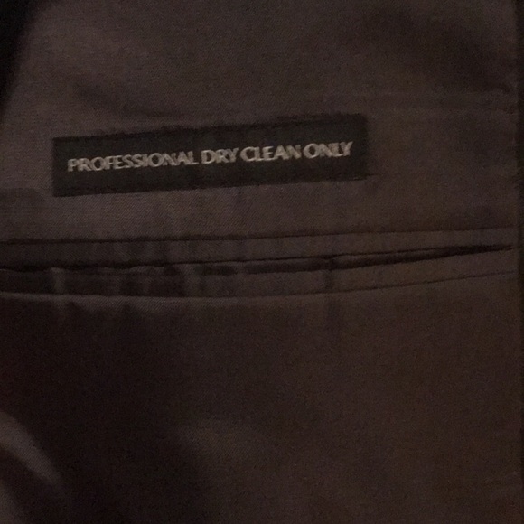 Suits Suits - Picture 7 of 10